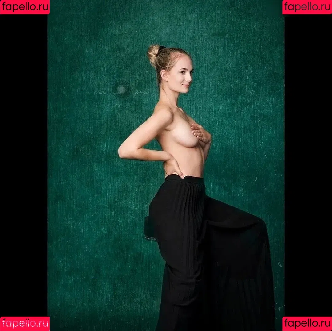 ann.cornel Onlyfans Photo Gallery 