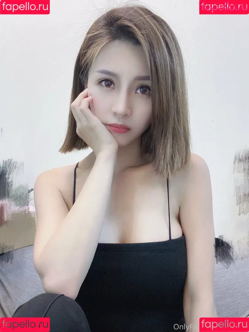 nianlin Onlyfans Photo Gallery 