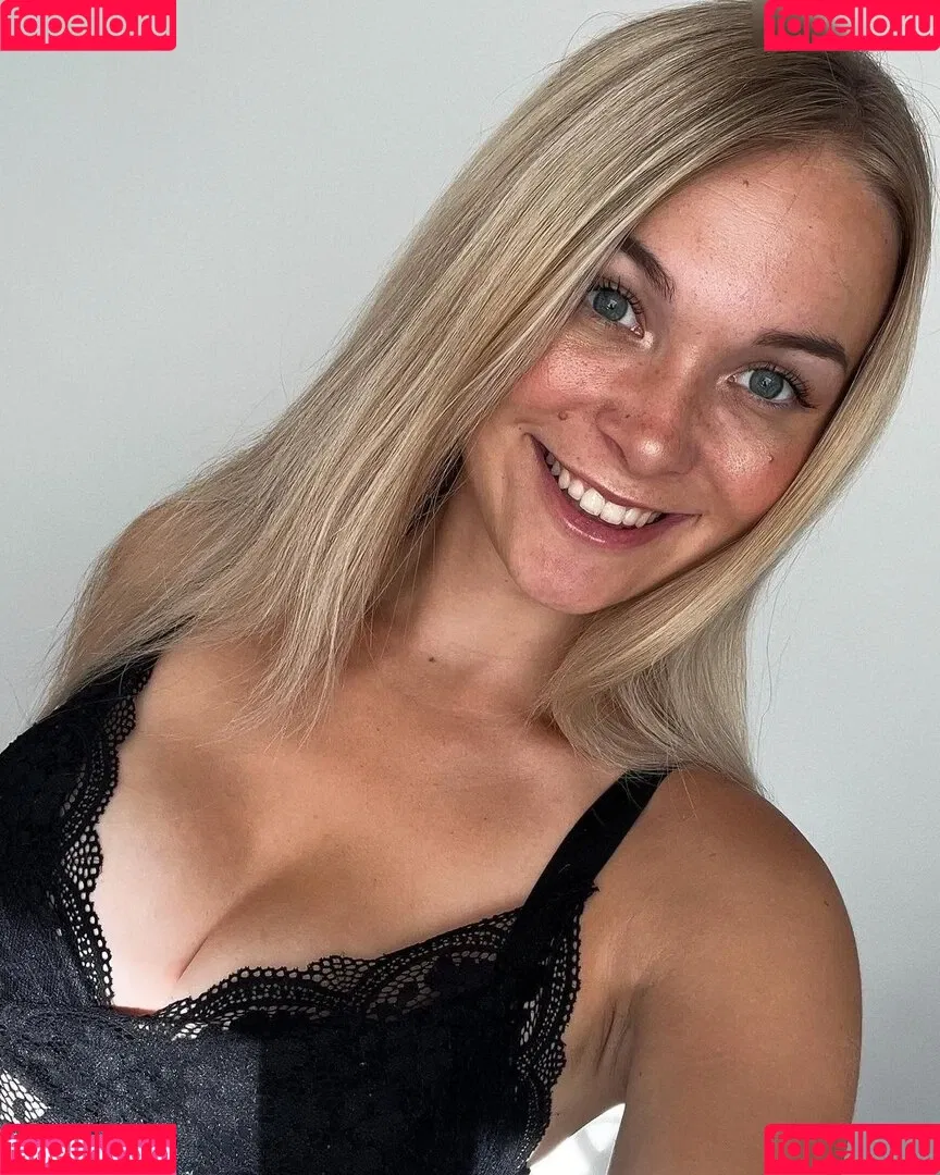 Nina Haberl Onlyfans Photo Gallery 