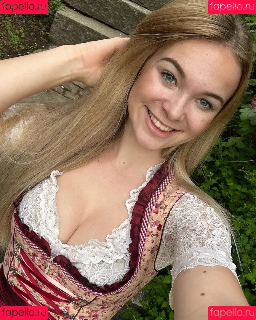 Nina Haberl Onlyfans Photo Gallery 