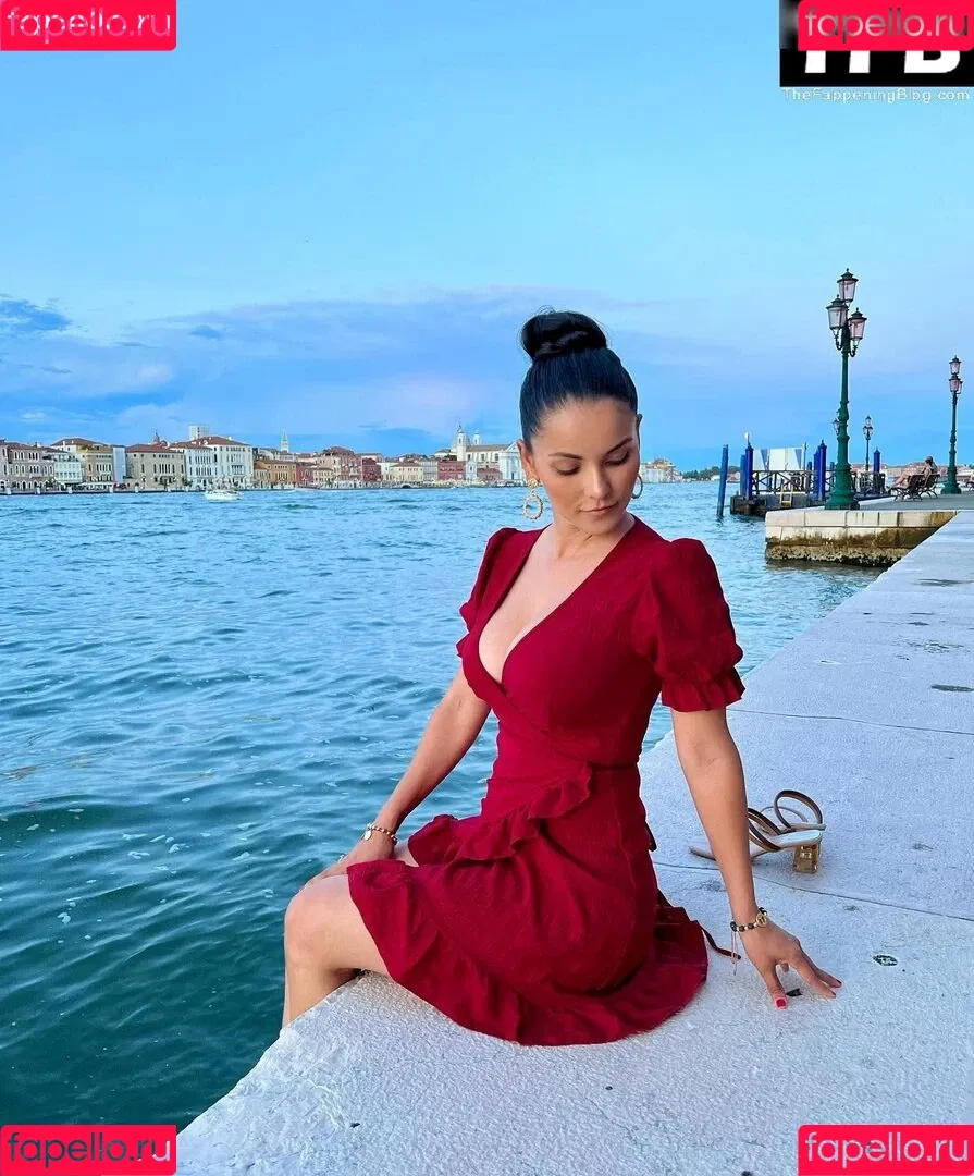 Kattia Vides Onlyfans Photo Gallery 