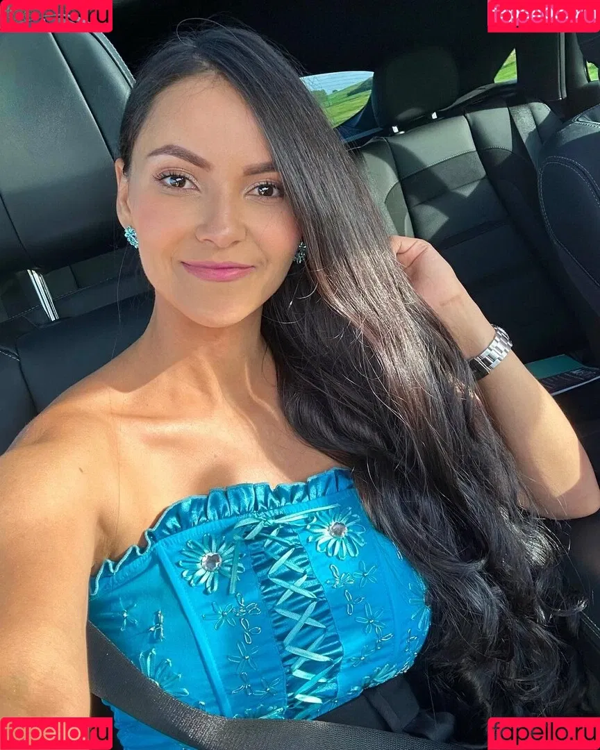 Kattia Vides Onlyfans Photo Gallery 