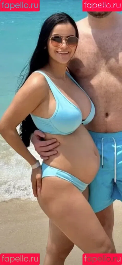 Kattia Vides Onlyfans Photo Gallery 