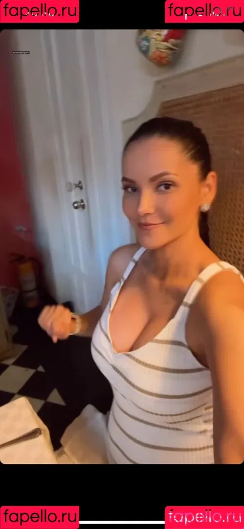 Kattia Vides Onlyfans Photo Gallery 