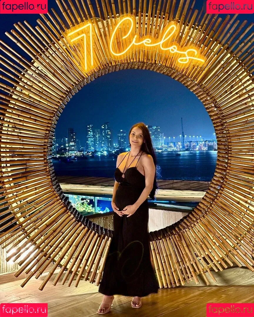 Kattia Vides Onlyfans Photo Gallery 