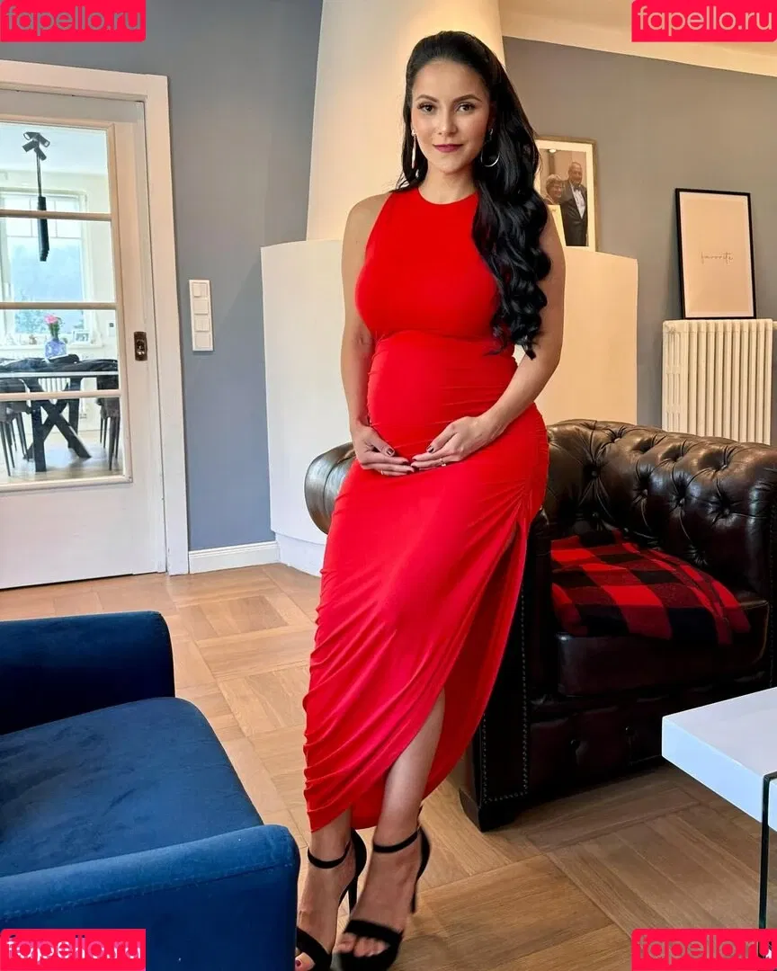 Kattia Vides Onlyfans Photo Gallery 