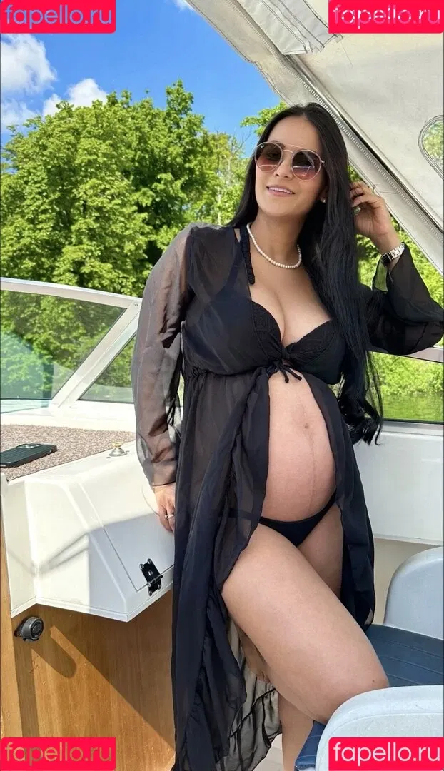 Kattia Vides Onlyfans Photo Gallery 