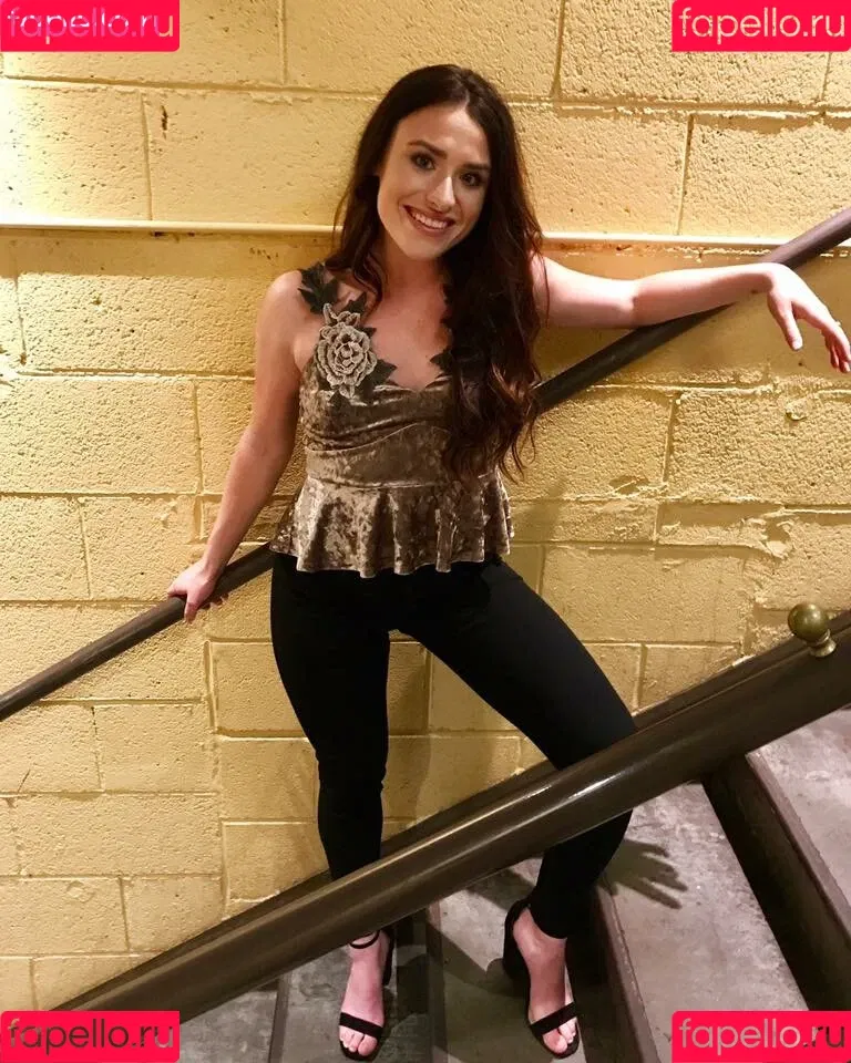 Laurel Wright Onlyfans Photo Gallery 