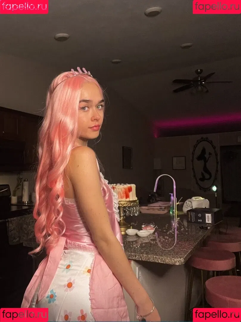 Kenna Bates Onlyfans Photo Gallery 