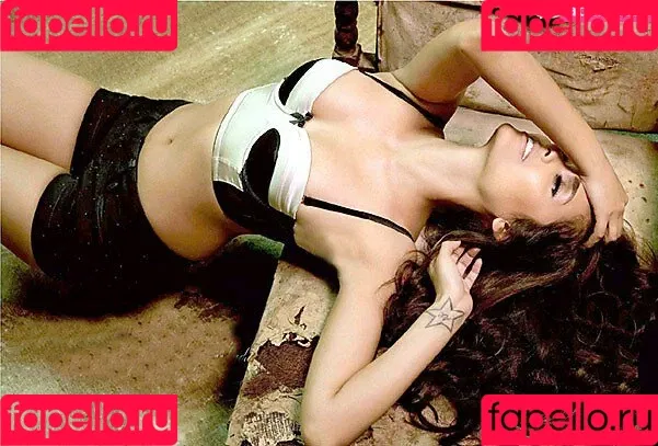 Esha Gupta Onlyfans Photo Gallery 