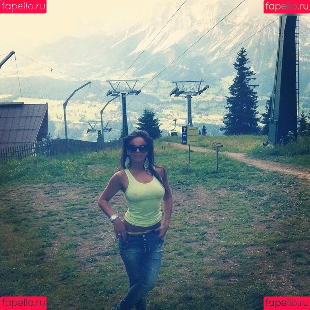 Alina Grozea Onlyfans Photo Gallery 