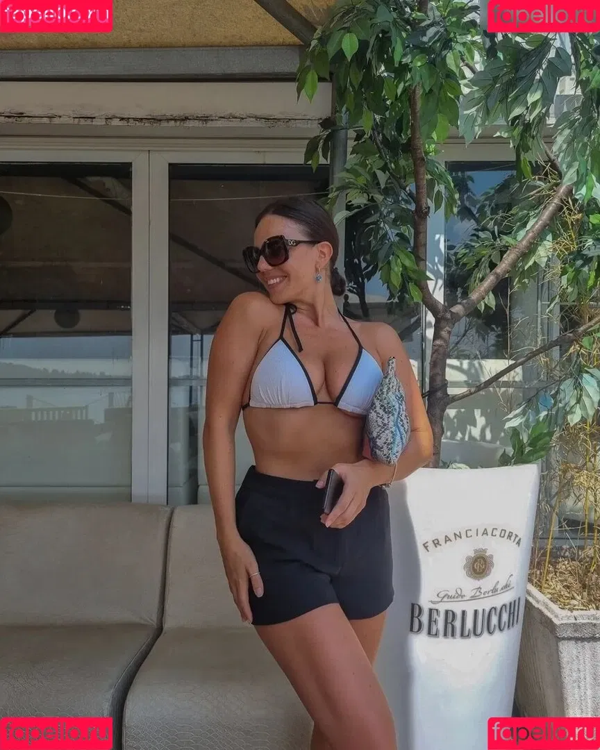 Alina Grozea Onlyfans Photo Gallery 