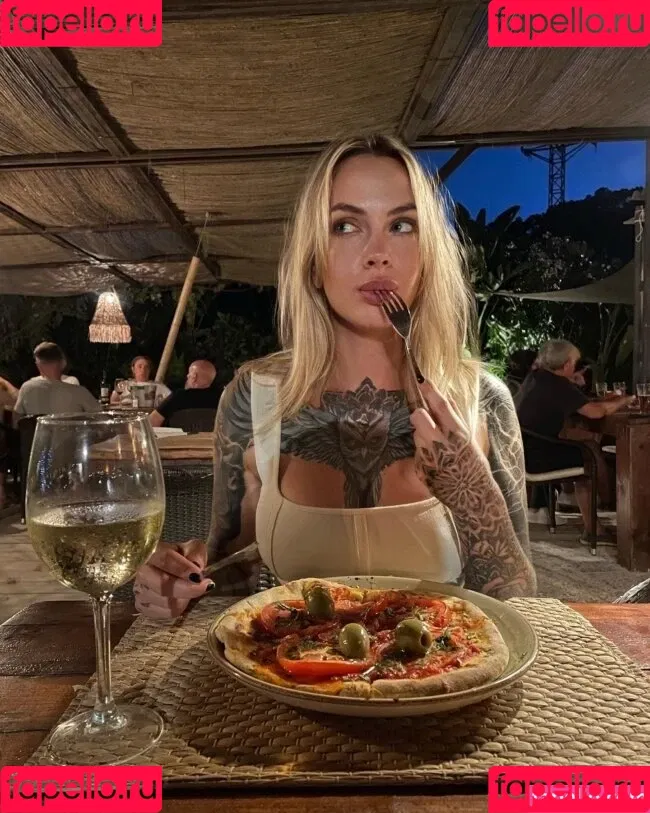 Liska Ruschnic Onlyfans Photo Gallery 