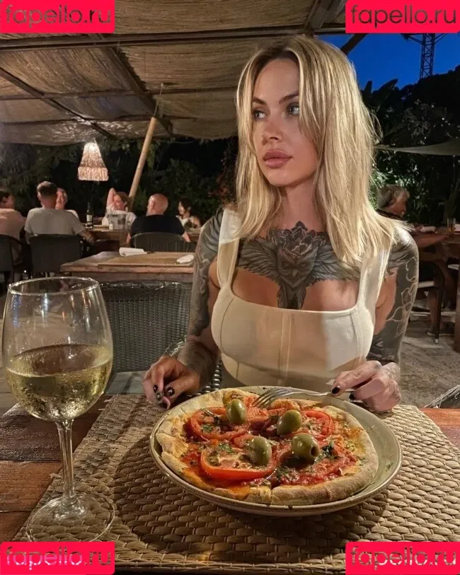 Liska Ruschnic Onlyfans Photo Gallery 