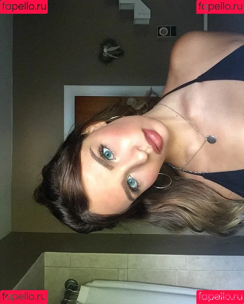 Avylynnet Onlyfans Photo Gallery 