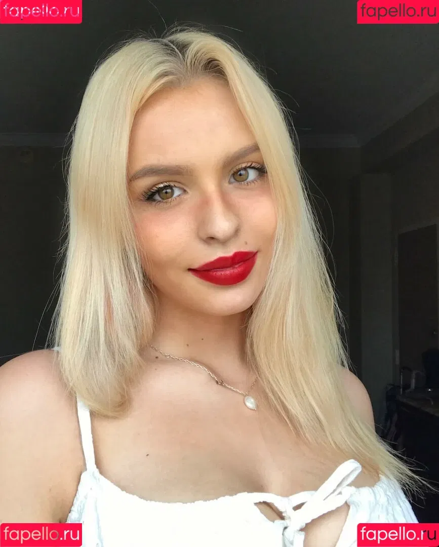 Avylynnet Onlyfans Photo Gallery 