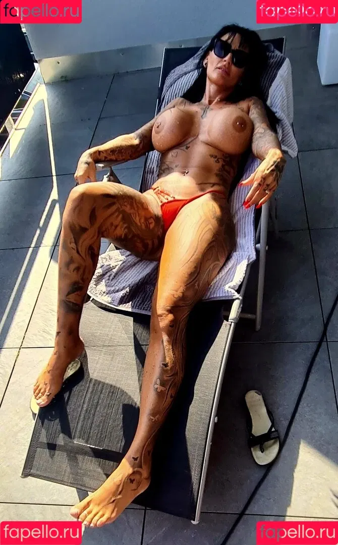 Sari Sander Onlyfans Photo Gallery 