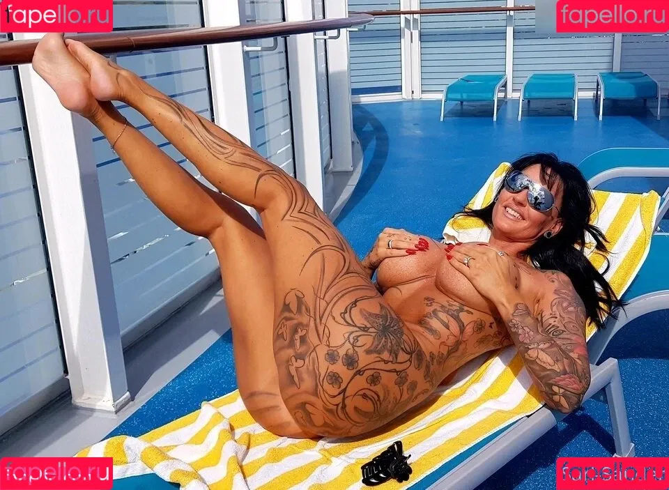 Sari Sander Onlyfans Photo Gallery 