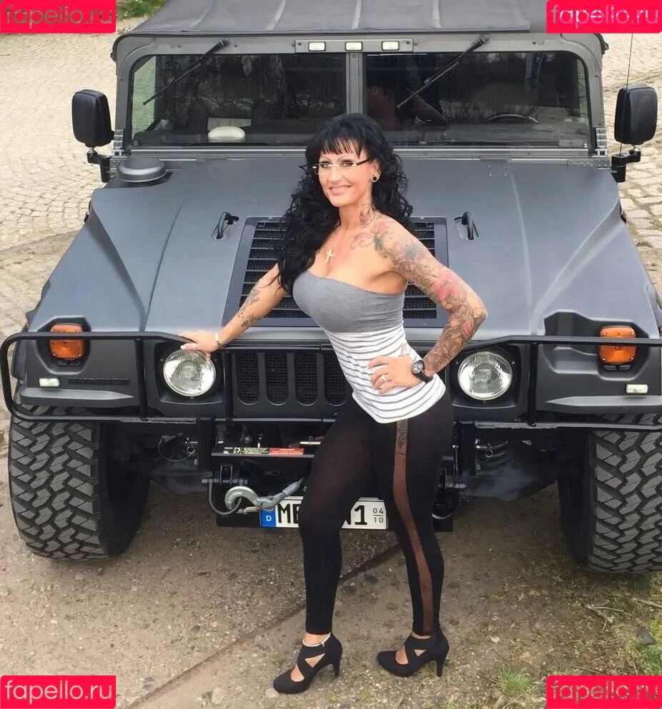 Sari Sander Onlyfans Photo Gallery 