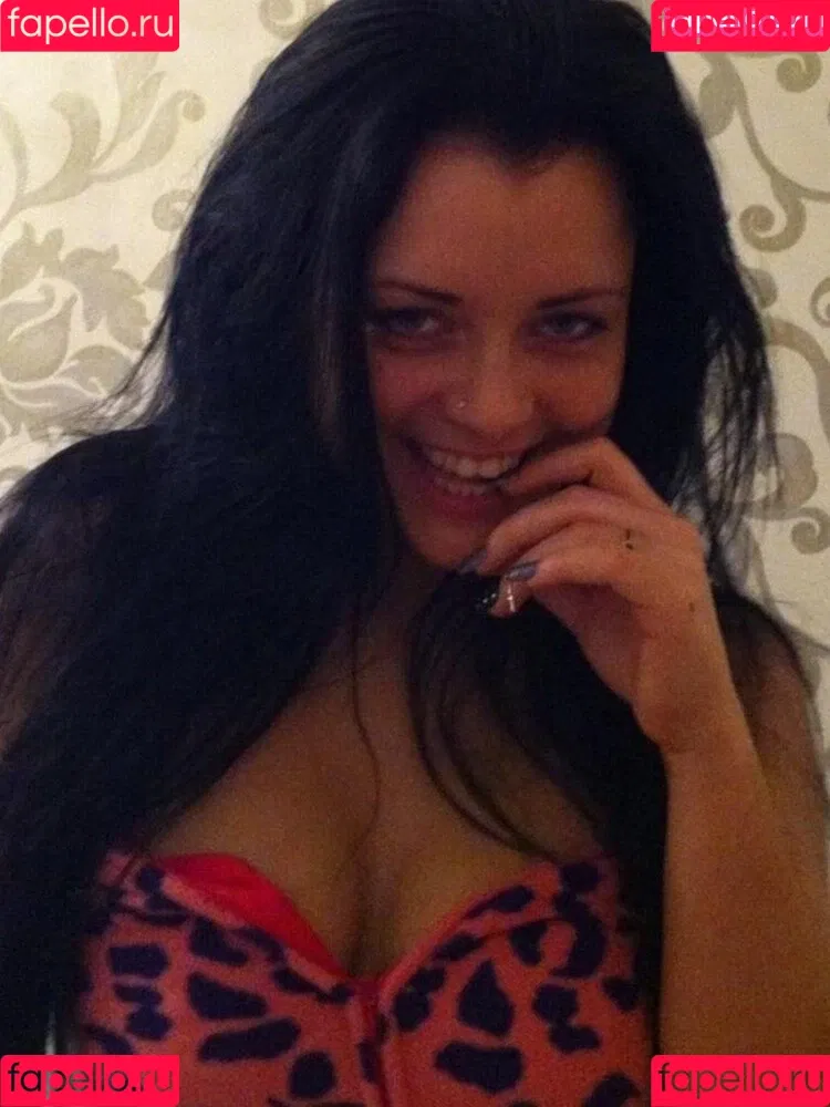 Shona Mcgarty Onlyfans Photo Gallery 