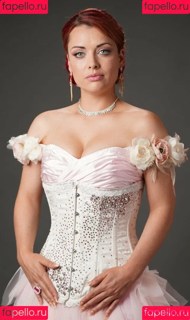 Shona Mcgarty Onlyfans Photo Gallery 