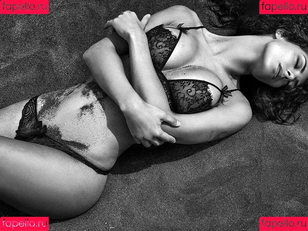 Raffaella Modugno Onlyfans Photo Gallery 