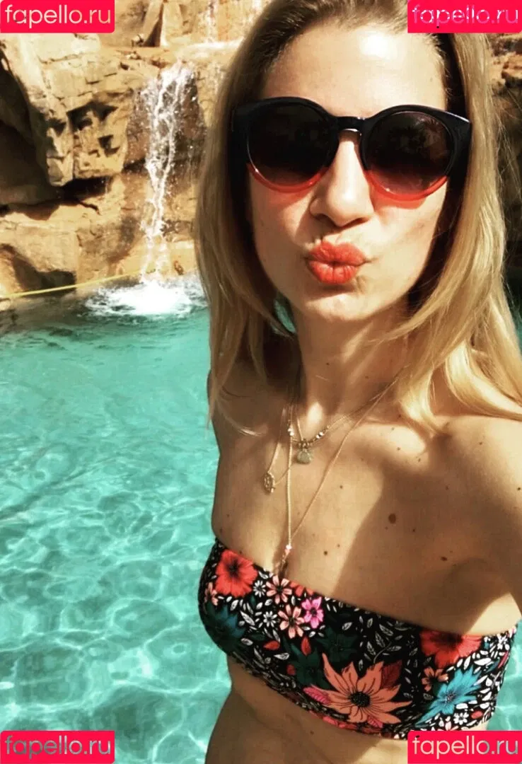 Susan Sideropoulos Onlyfans Photo Gallery 