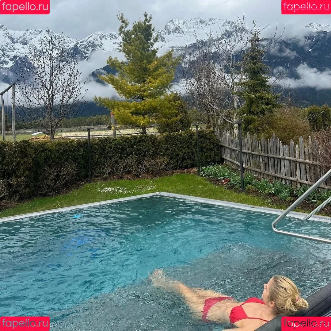 Susan Sideropoulos Onlyfans Photo Gallery 