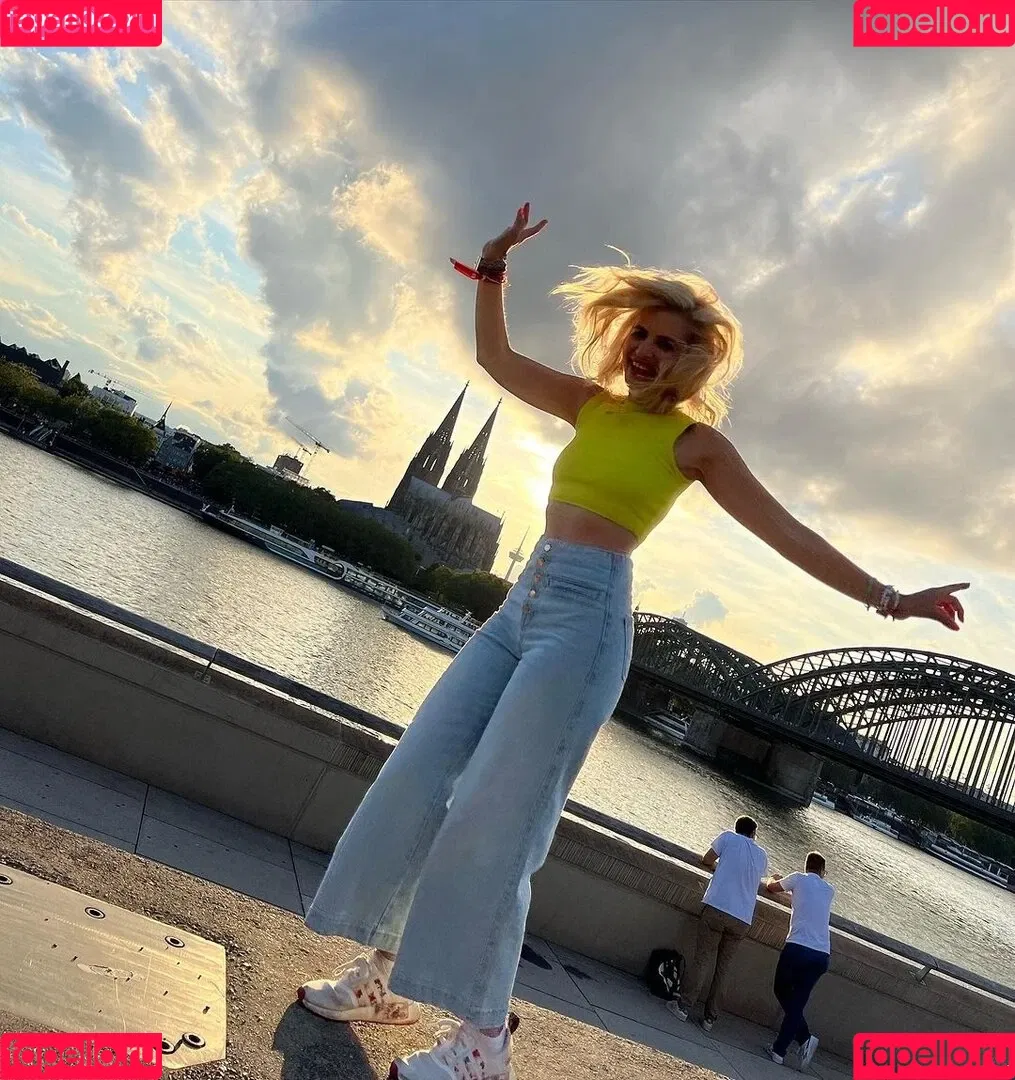 Susan Sideropoulos Onlyfans Photo Gallery 