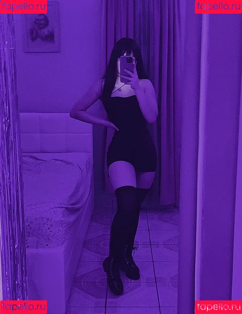 Genesiscruzm Onlyfans Photo Gallery 
