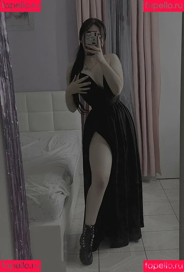 Genesiscruzm Onlyfans Photo Gallery 