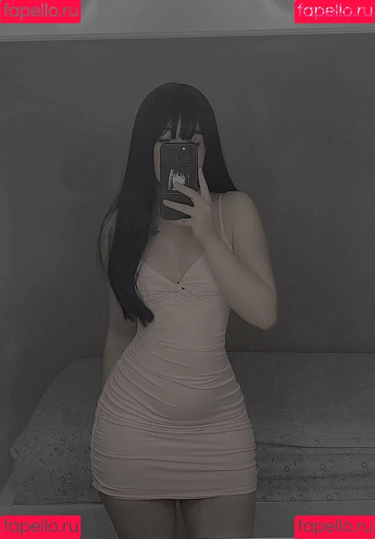 Genesiscruzm Onlyfans Photo Gallery 