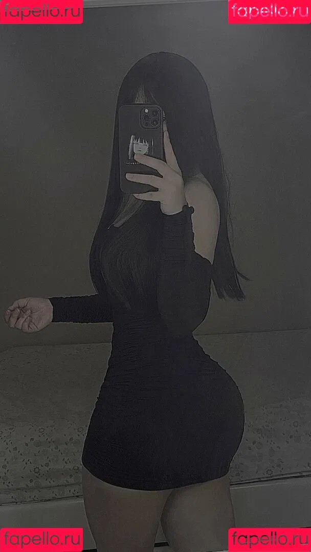 Genesiscruzm Onlyfans Photo Gallery 