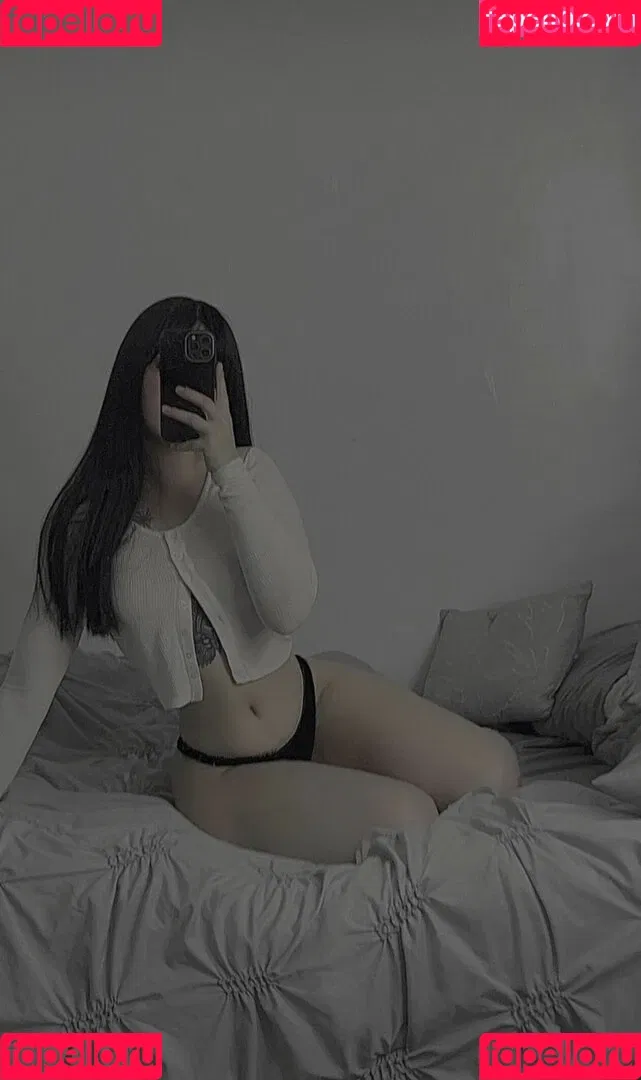Genesiscruzm Onlyfans Photo Gallery 