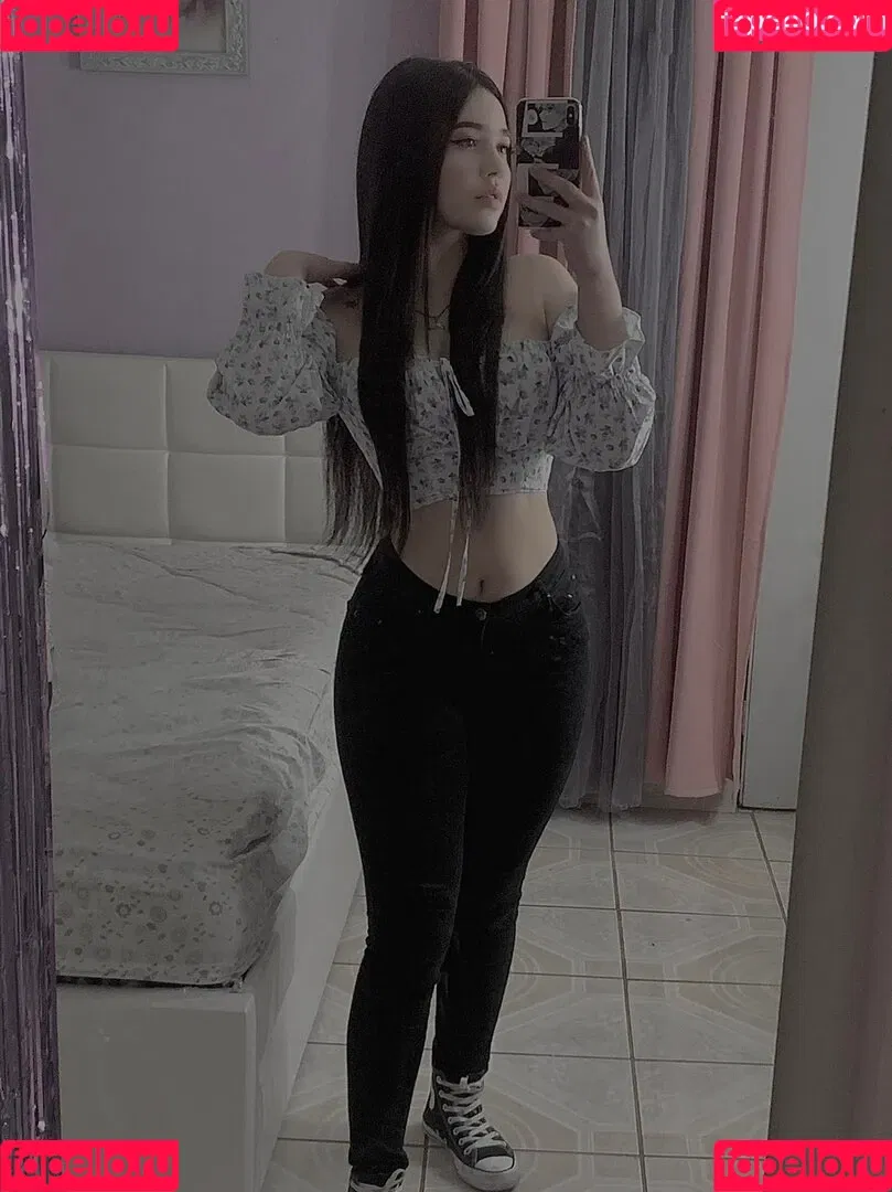 Genesiscruzm Onlyfans Photo Gallery 
