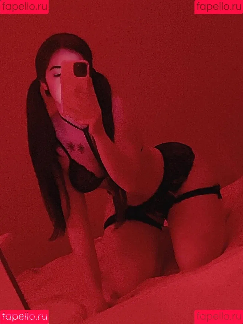 Genesiscruzm Onlyfans Photo Gallery 