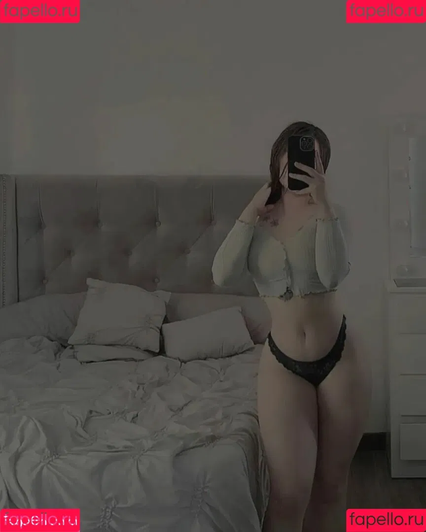 Genesiscruzm Onlyfans Photo Gallery 