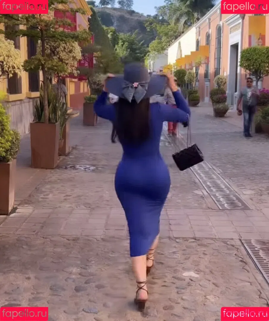 Genesiscruzm Onlyfans Photo Gallery 