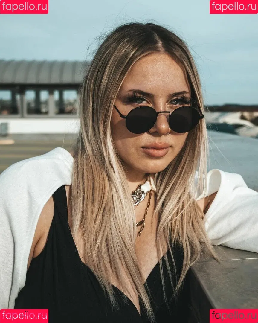 Stefanie Onlyfans Photo Gallery 