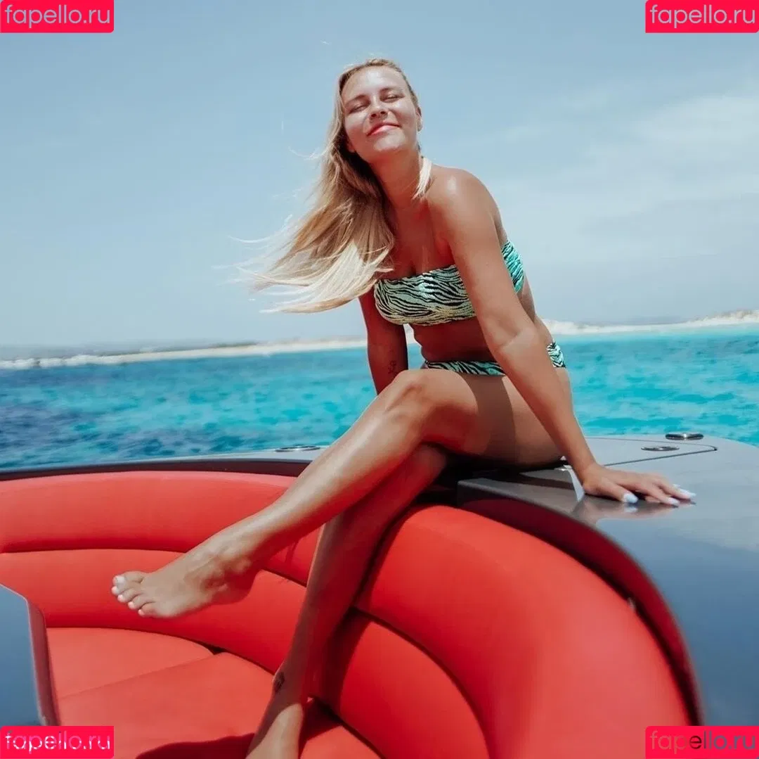 Dagi Bee Onlyfans Photo Gallery 