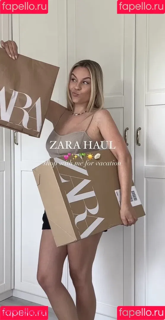 Dagi Bee Onlyfans Photo Gallery 