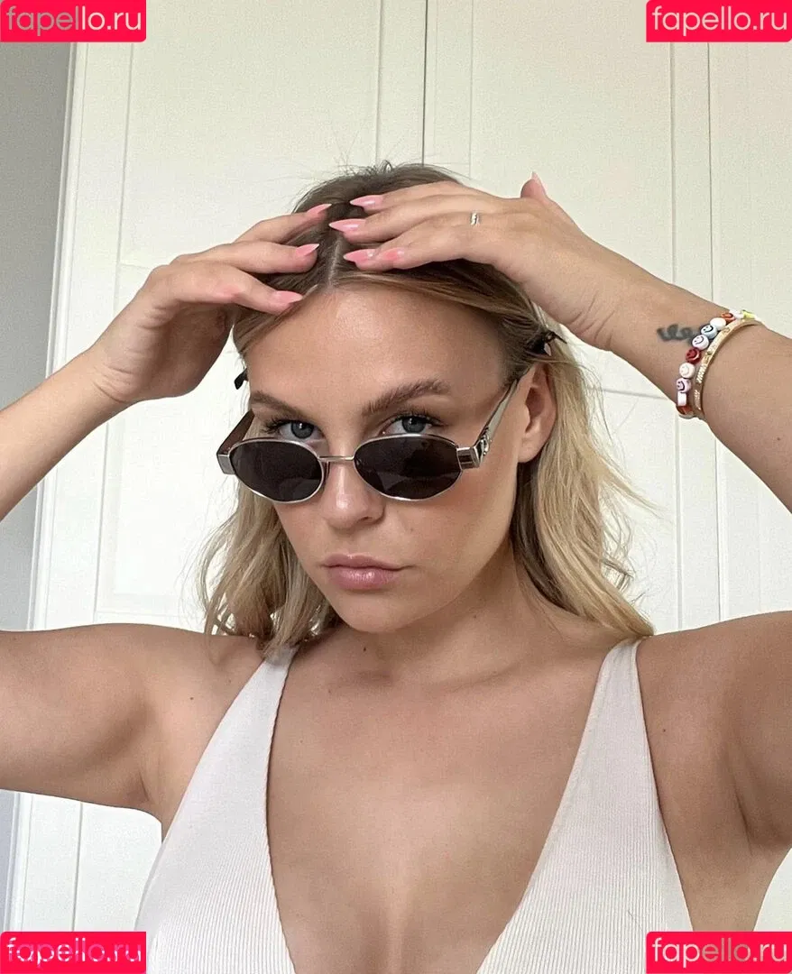 Dagi Bee Onlyfans Photo Gallery 