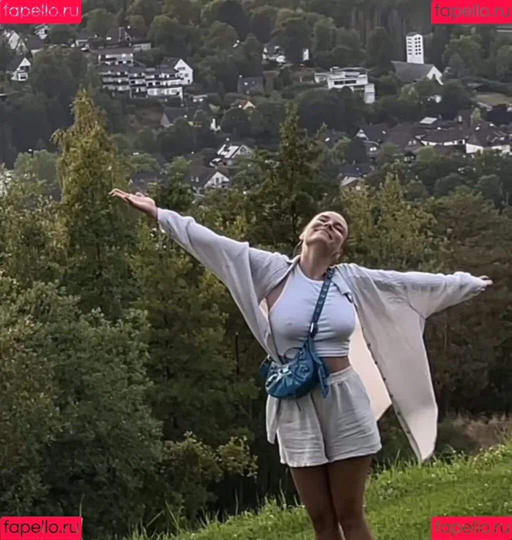 Dagi Bee Onlyfans Photo Gallery 
