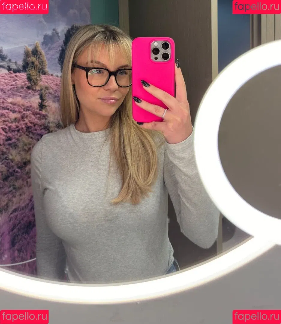 Dagi Bee Onlyfans Photo Gallery 
