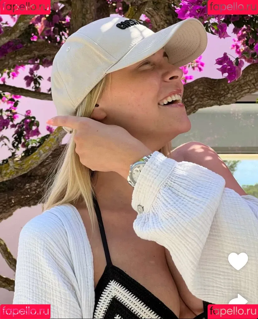 Dagi Bee Onlyfans Photo Gallery 