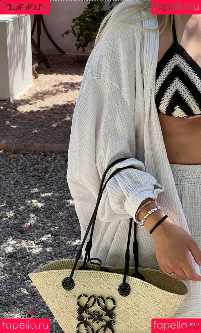 Dagi Bee Onlyfans Photo Gallery 