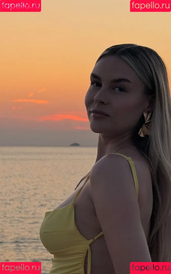 Dagi Bee Onlyfans Photo Gallery 