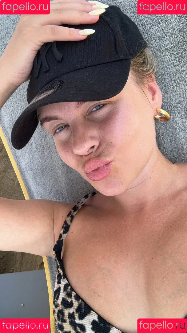 Dagi Bee Onlyfans Photo Gallery 