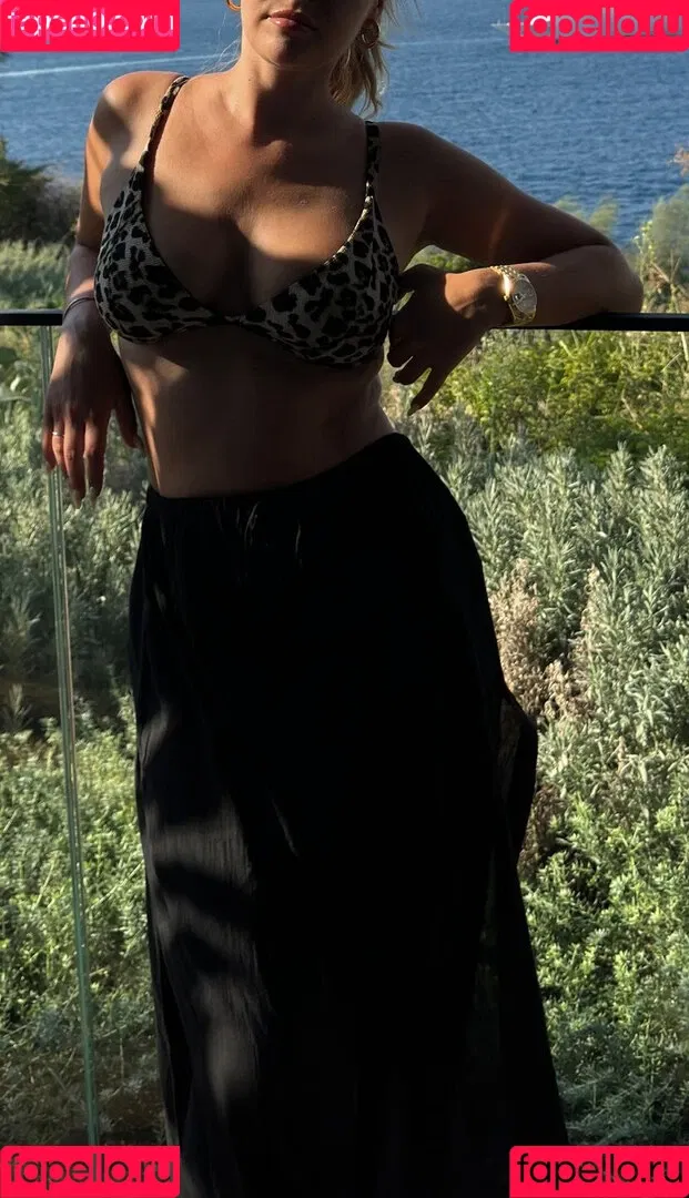 Dagi Bee Onlyfans Photo Gallery 