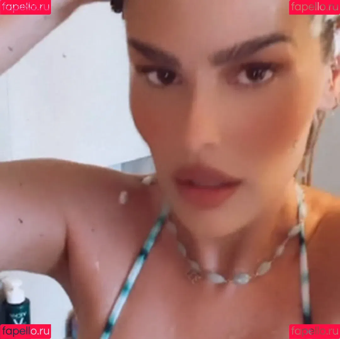 Yasmin Brunet Onlyfans Photo Gallery 